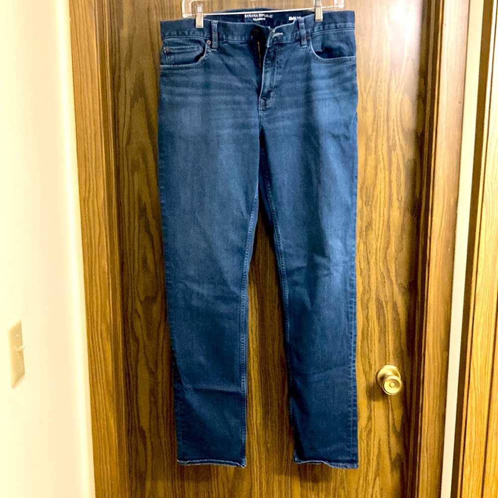 Banana Republic traveler bluejeans. Slim fit 33 x 34. Like new